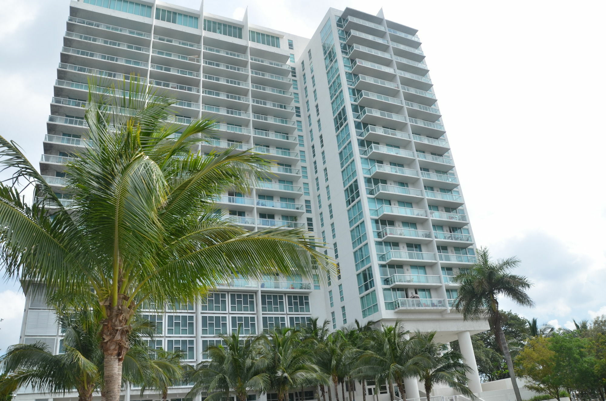 Riviera Luxury Living At River Oaks Marina And Tower 마이애미 외부 사진